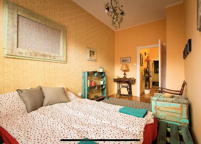 Boho Hidaway Near The Castle