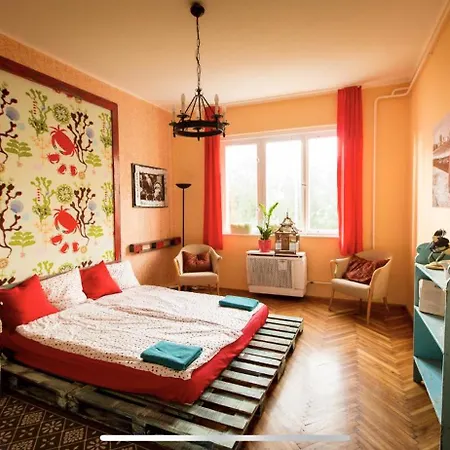 Boho Hidaway Near The Castle Appartamento